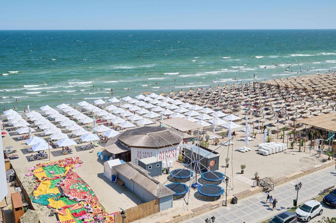 Wave N' Sea Apartment In Infinity Beach Resort - Parking Mamaia Exteriör bild
