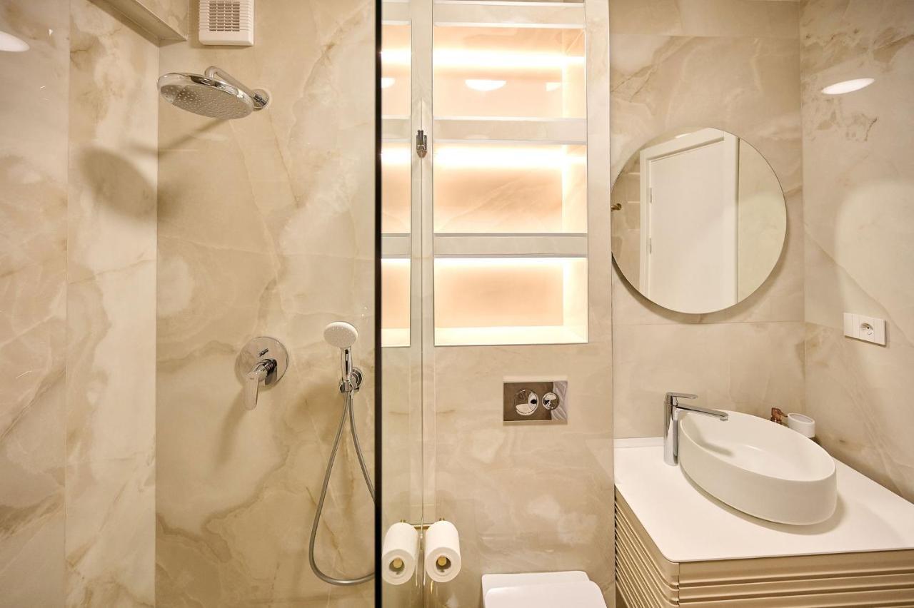 Wave N' Sea Apartment In Infinity Beach Resort - Parking Mamaia Exteriör bild