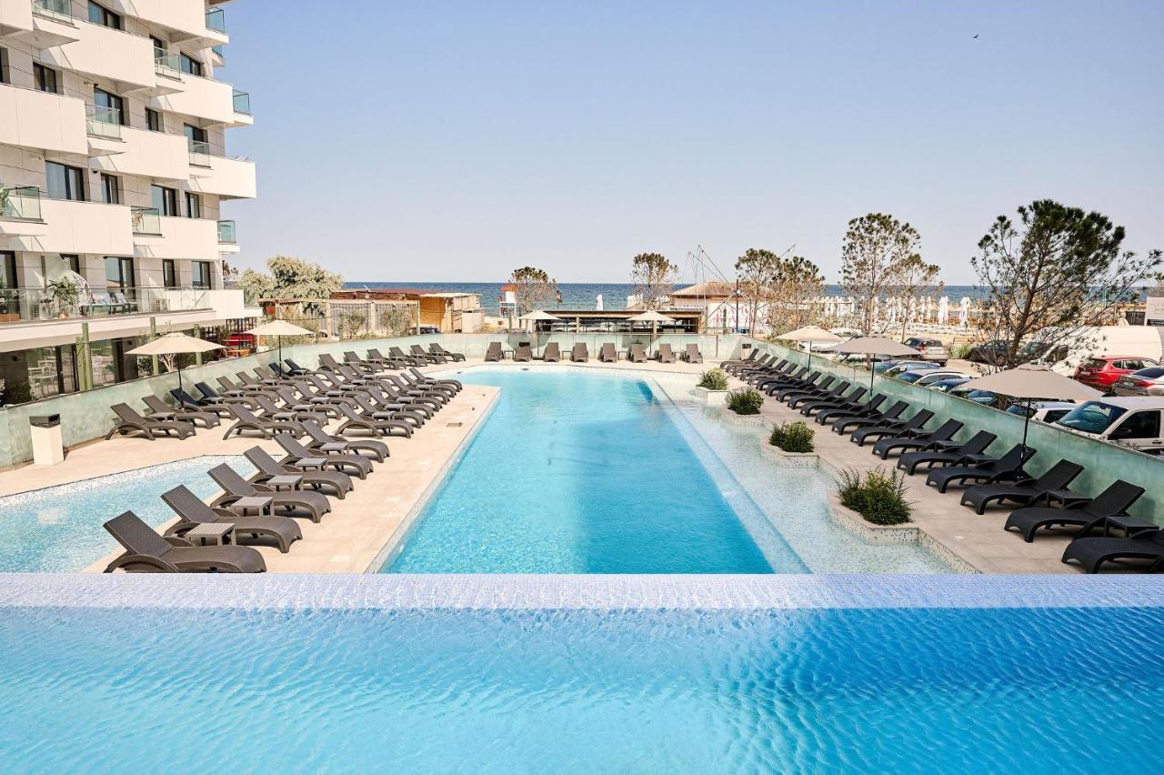 Wave N' Sea Apartment In Infinity Beach Resort - Parking Mamaia Exteriör bild
